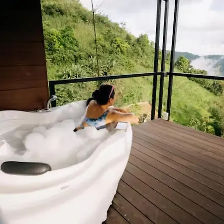 Grey Rock Mountain Cabin W/ Jacuzzi
